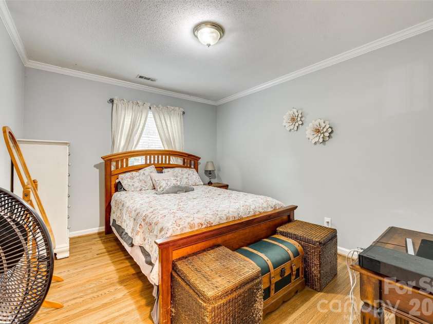 1325 Bucknell Avenue, Gastonia, NC 28054.  MLS# CAR4383835, YatesRealty ID 24348. 