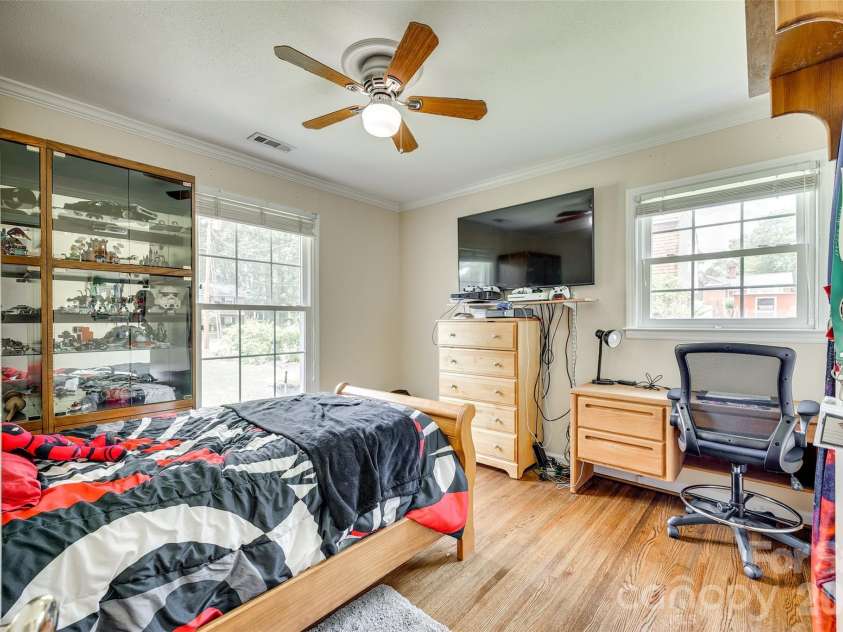 1325 Bucknell Avenue, Gastonia, NC 28054.  MLS# CAR4383835, YatesRealty ID 24348. 