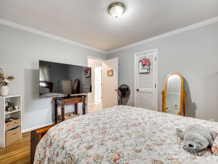 1325 Bucknell Avenue, Gastonia, NC 28054.  MLS# CAR4383835, YatesRealty ID 24348. 
