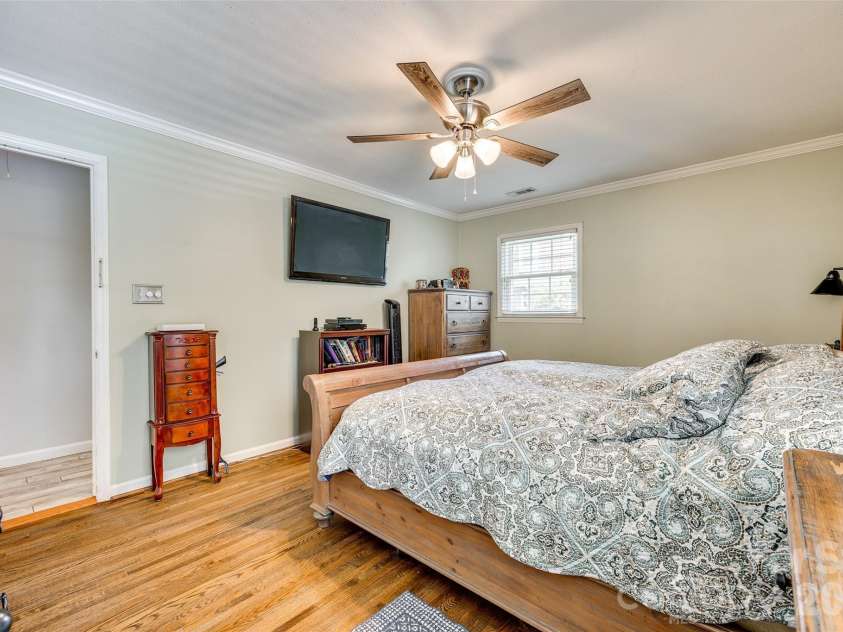 1325 Bucknell Avenue, Gastonia, NC 28054.  MLS# CAR4383835, YatesRealty ID 24348. 