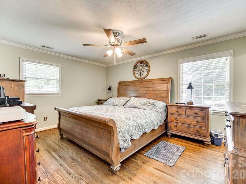 1325 Bucknell Avenue, Gastonia, NC 28054.  MLS# CAR4383835, YatesRealty ID 24348. 