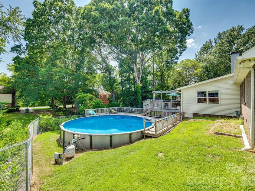 1325 Bucknell Avenue, Gastonia, NC 28054.  MLS# CAR4383835, YatesRealty ID 24348. 