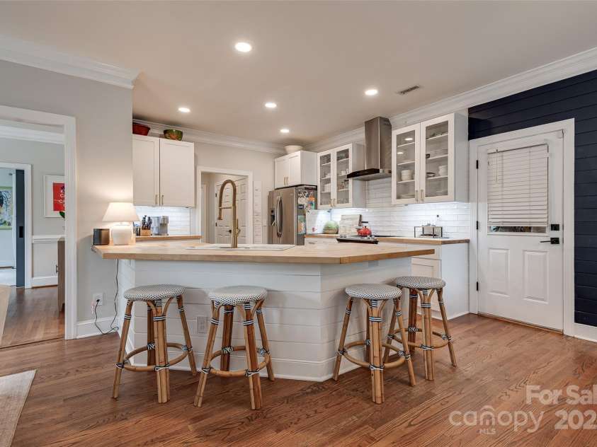 2936 Saintfield Place, Charlotte, NC 28270.  MLS# CAR4275978, YatesRealty ID 24348. 