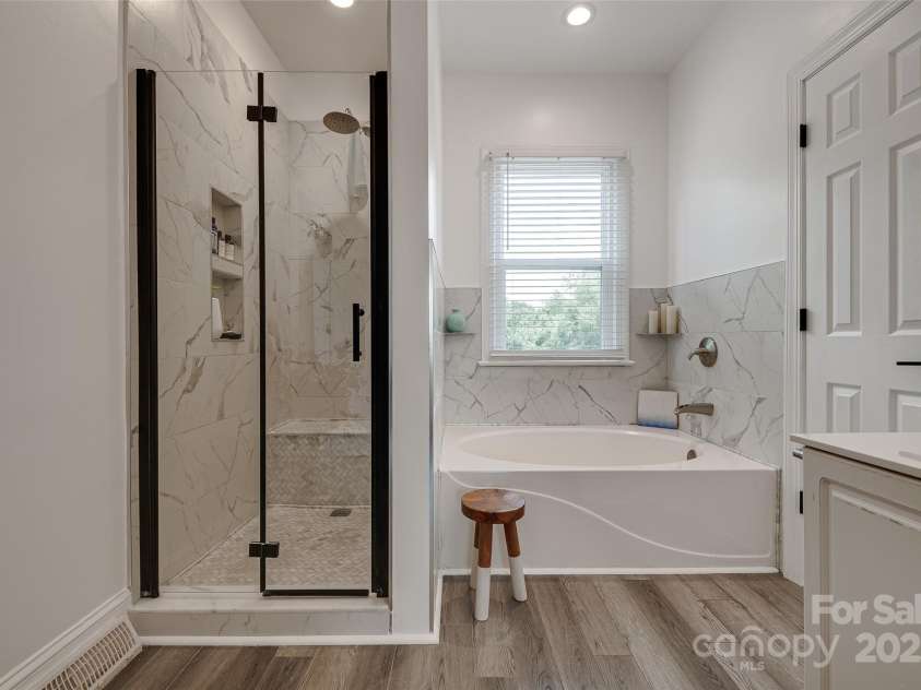 2936 Saintfield Place, Charlotte, NC 28270.  MLS# CAR4275978, YatesRealty ID 24348. 