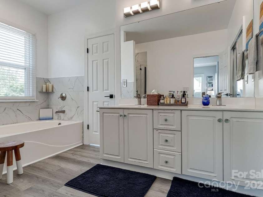 2936 Saintfield Place, Charlotte, NC 28270.  MLS# CAR4275978, YatesRealty ID 24348. 