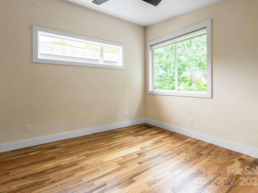 31 Mauricet Lane, Asheville, NC 28806.  MLS# CAR4264308, YatesRealty ID 24349. Bedroom 3