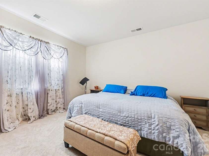 14204 Southbridge Forest Drive, Charlotte, NC 27273.  MLS# CAR4385060, YatesRealty ID 24350. 