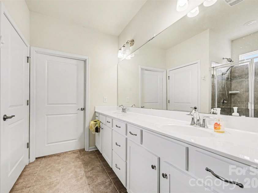 14204 Southbridge Forest Drive, Charlotte, NC 27273.  MLS# CAR4385060, YatesRealty ID 24350. 