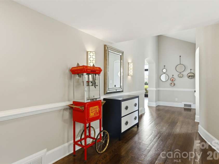 14204 Southbridge Forest Drive, Charlotte, NC 28273.  MLS# CAR4425142, YatesRealty ID 24350. 