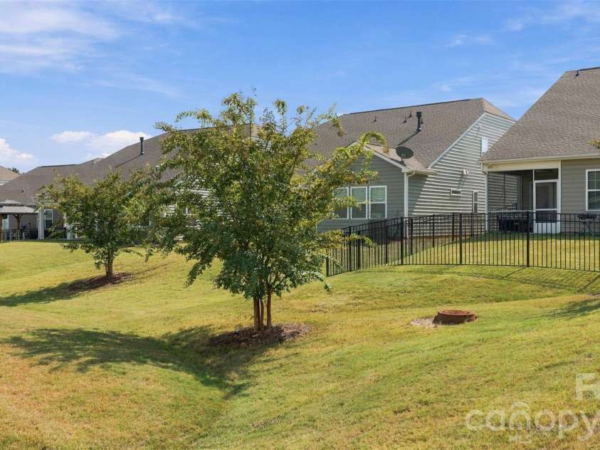 14204 Southbridge Forest Drive, Charlotte, NC 28273.  MLS# CAR4425142, YatesRealty ID 24350. 