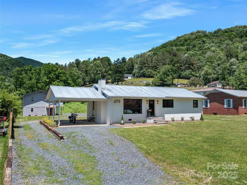 263 & 273 Stagger Weed Road, Bakersville, NC 28705.  MLS# CAR4241615, YatesRealty ID 24350. 