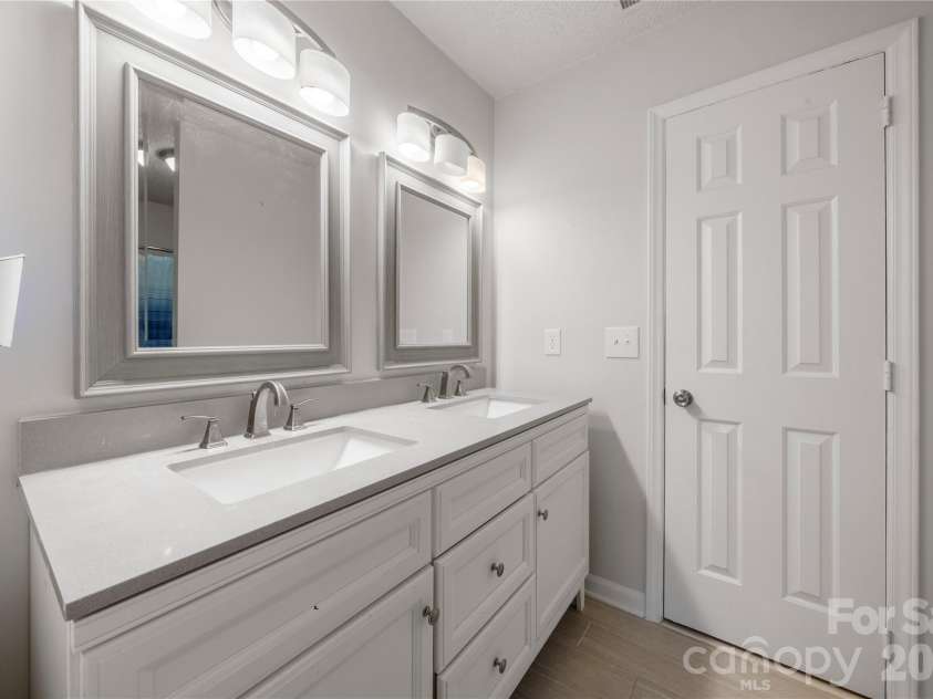 3072 Point Clear Drive, Tega Cay, SC 29708.  MLS# CAR4384137, YatesRealty ID 24351. Cont jack and jill bathroom