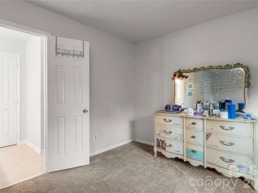 3072 Point Clear Drive, Tega Cay, SC 29708.  MLS# CAR4384137, YatesRealty ID 24351. Oversized bedroom cont