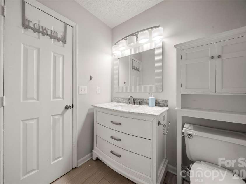 3072 Point Clear Drive, Tega Cay, SC 29708.  MLS# CAR4384137, YatesRealty ID 24351. Primary bath cont