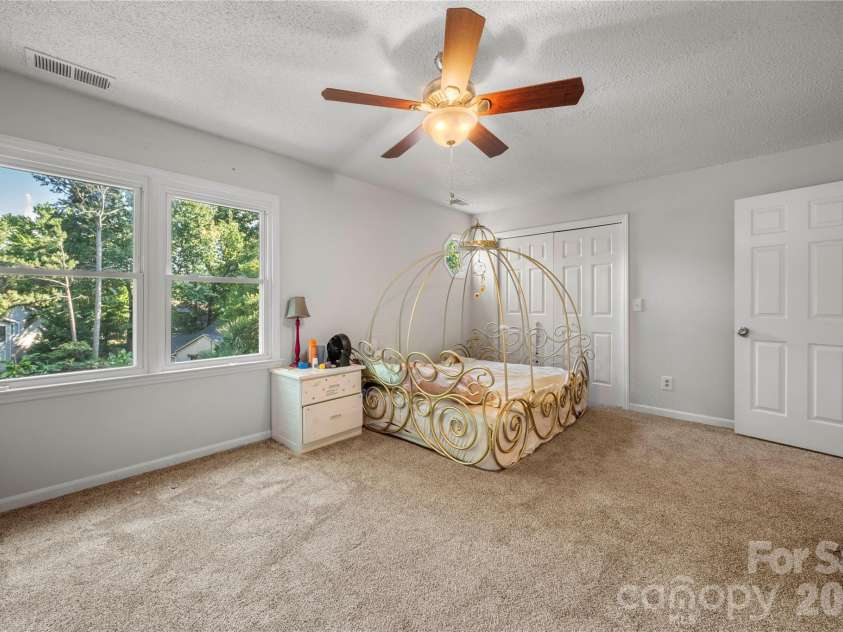3072 Point Clear Drive, Tega Cay, SC 29708.  MLS# CAR4384137, YatesRealty ID 24351. Upstairs oversized bedroom