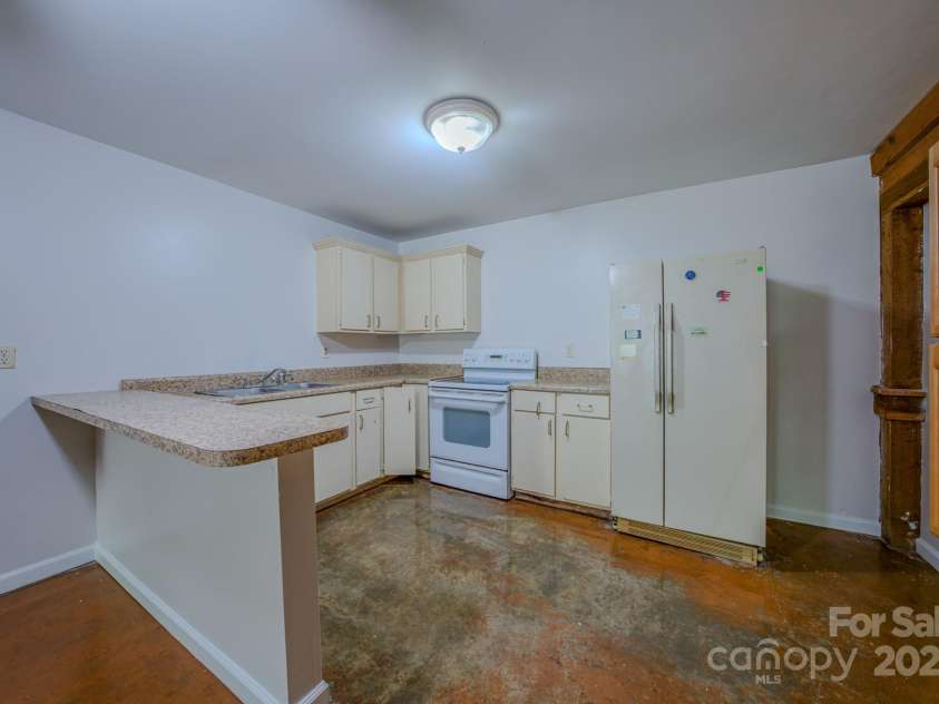 156 State Street, Asheville, NC 28806.  MLS# CAR4268322, YatesRealty ID 24352. 