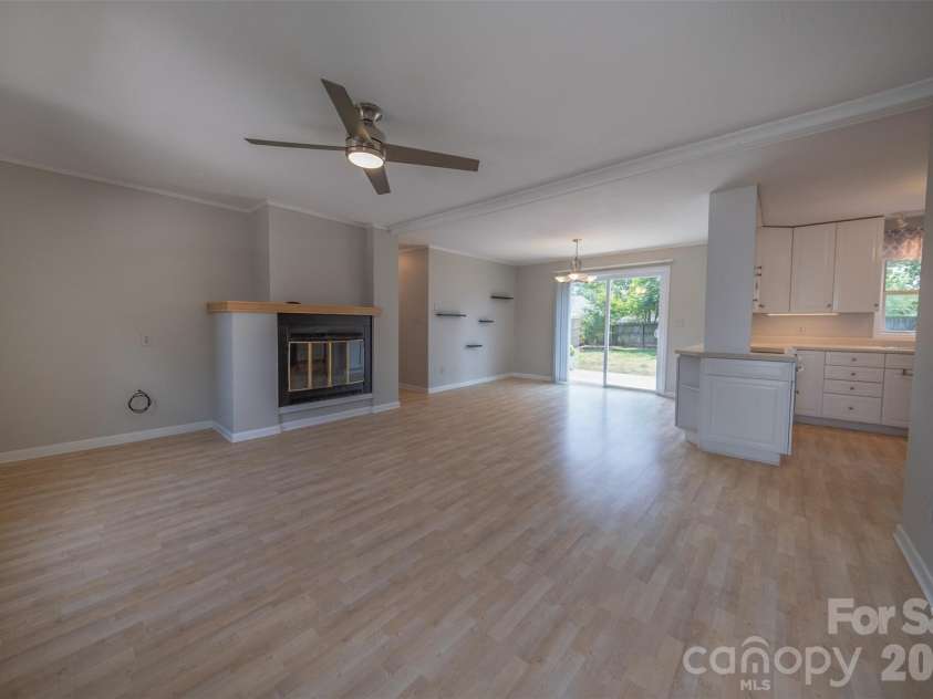21205 Rio Oro Drive, Cornelius, NC 28031.  MLS# CAR4378603, YatesRealty ID 24353. 