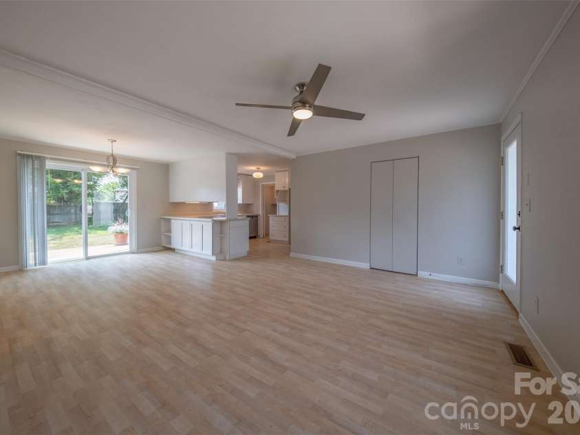 21205 Rio Oro Drive, Cornelius, NC 28031.  MLS# CAR4378603, YatesRealty ID 24353. 