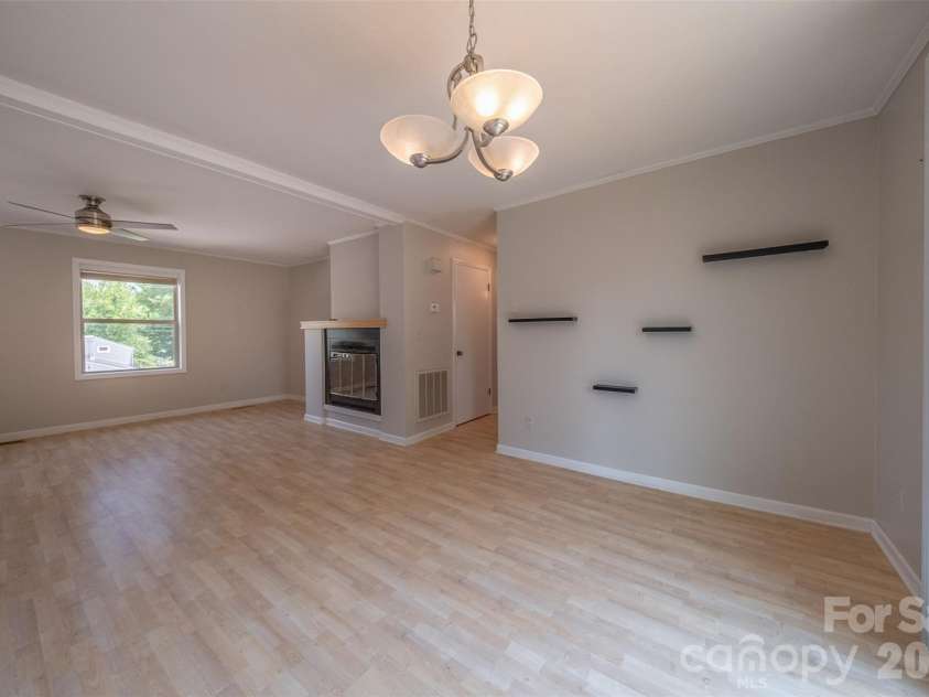 21205 Rio Oro Drive, Cornelius, NC 28031.  MLS# CAR4378603, YatesRealty ID 24353. 