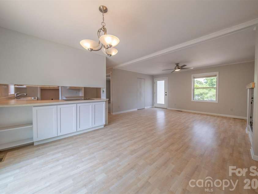 21205 Rio Oro Drive, Cornelius, NC 28031.  MLS# CAR4378603, YatesRealty ID 24353. 