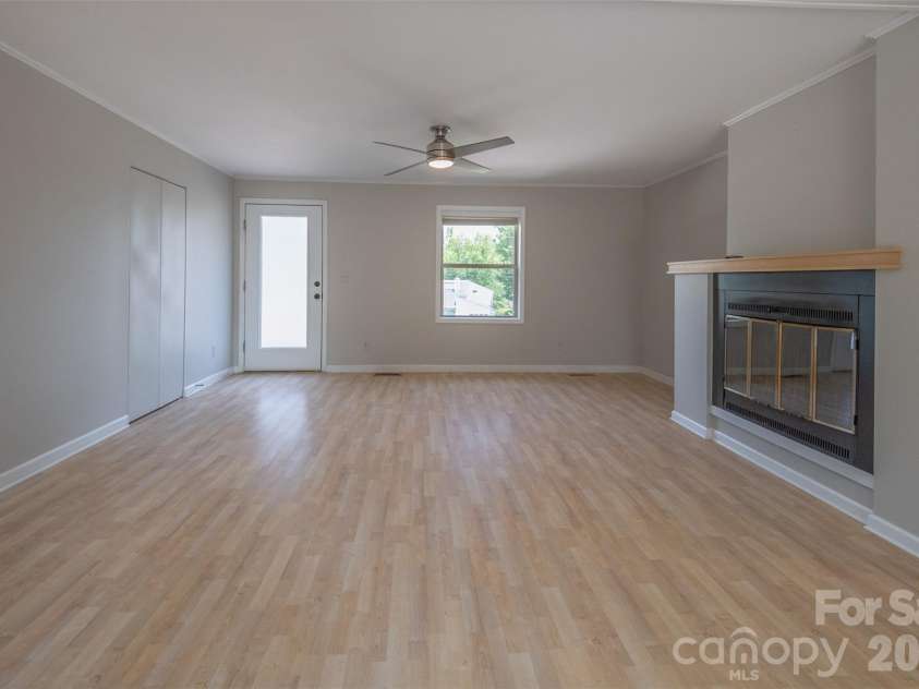 21205 Rio Oro Drive, Cornelius, NC 28031.  MLS# CAR4378603, YatesRealty ID 24353. 