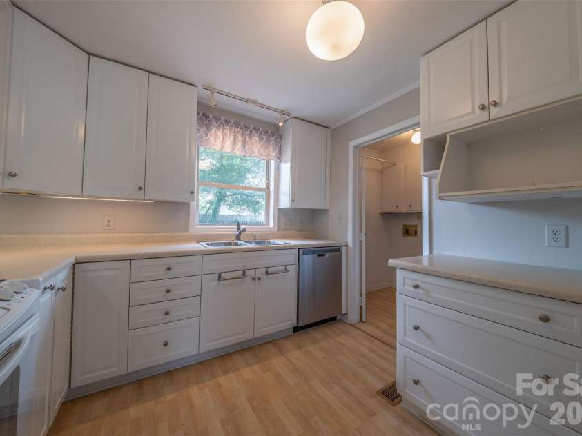 21205 Rio Oro Drive, Cornelius, NC 28031.  MLS# CAR4378603, YatesRealty ID 24353. 