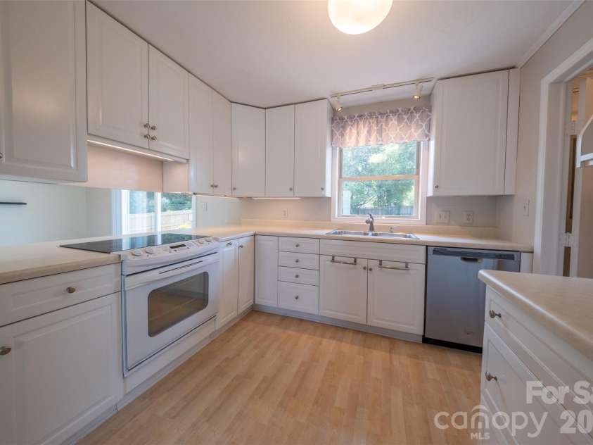 21205 Rio Oro Drive, Cornelius, NC 28031.  MLS# CAR4378603, YatesRealty ID 24353. 