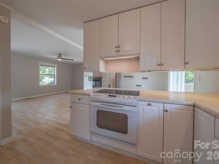 21205 Rio Oro Drive, Cornelius, NC 28031.  MLS# CAR4378603, YatesRealty ID 24353. 