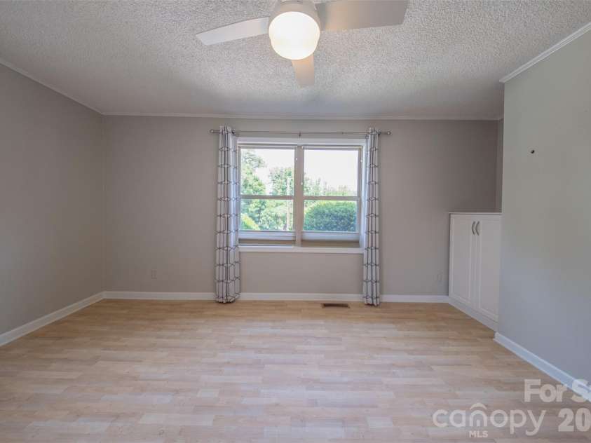 21205 Rio Oro Drive, Cornelius, NC 28031.  MLS# CAR4378603, YatesRealty ID 24353. 
