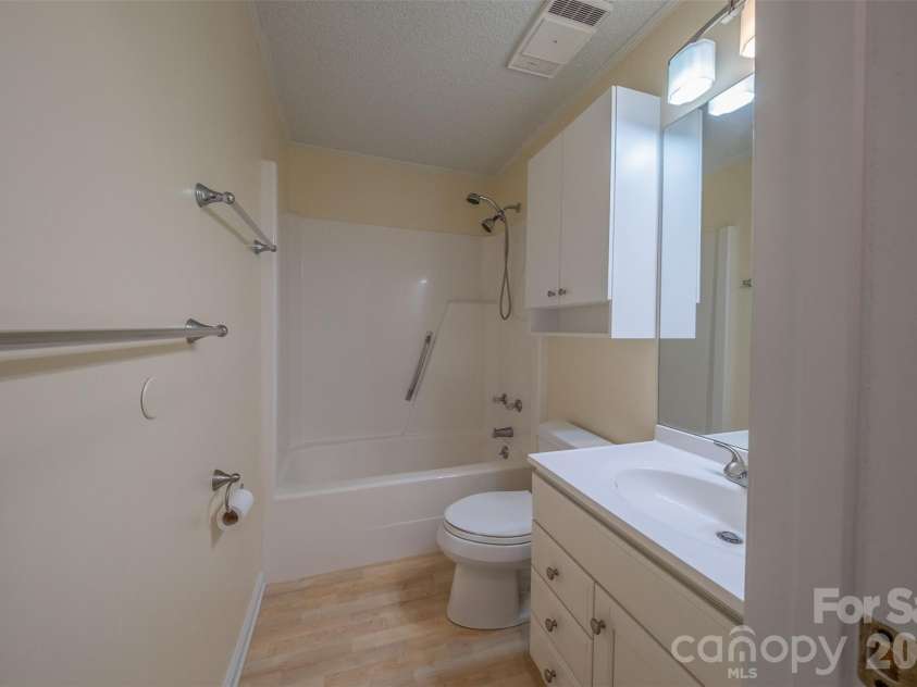 21205 Rio Oro Drive, Cornelius, NC 28031.  MLS# CAR4378603, YatesRealty ID 24353. 