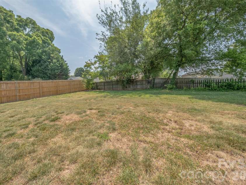 21205 Rio Oro Drive, Cornelius, NC 28031.  MLS# CAR4378603, YatesRealty ID 24353. 