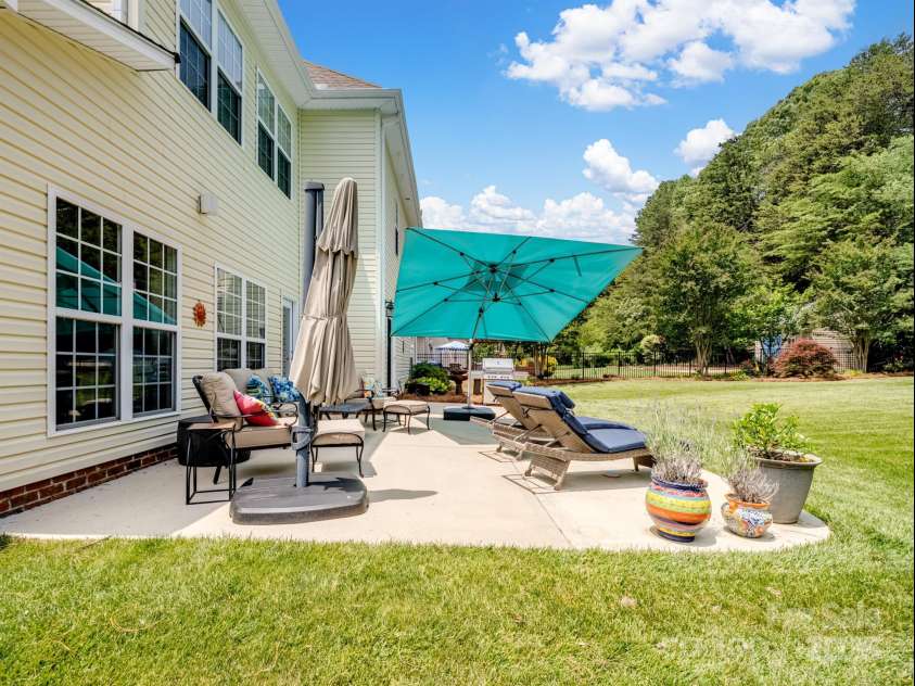 7627 Woodcrest Drive, Stanley, NC 28164.  MLS# CAR4257046, YatesRealty ID 24354. 