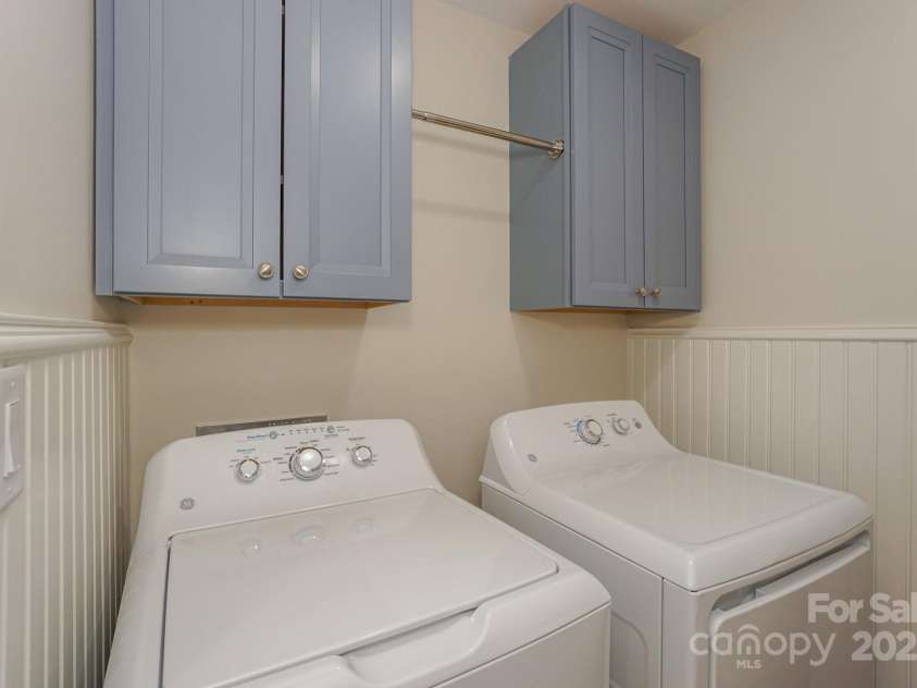 633 Portside Drive, Davidson, NC 28036.  MLS# CAR4275379, YatesRealty ID 24355. 
