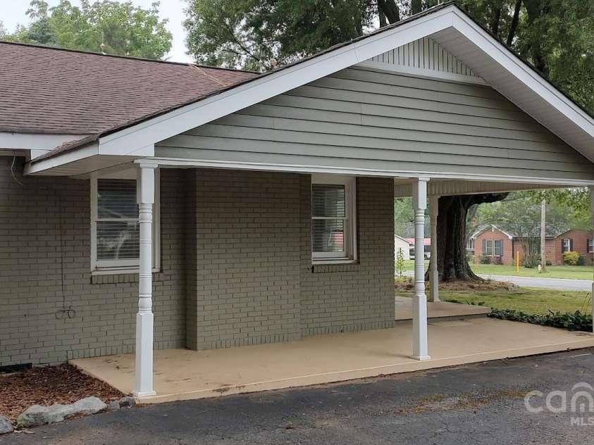 1521 Piedmont Avenue, Kings Mountain, NC 28086.  MLS# CAR4274196, YatesRealty ID 24356. 