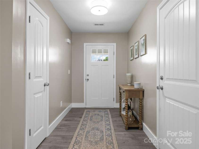 226 Oak Brook Lane, Gaffney, SC 29341.  MLS# CAR4274351, YatesRealty ID 24357. 