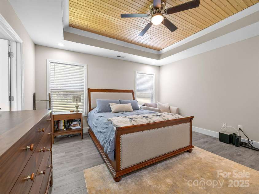 226 Oak Brook Lane, Gaffney, SC 29341.  MLS# CAR4274351, YatesRealty ID 24357. 