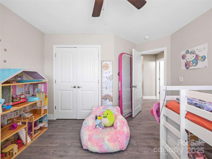 226 Oak Brook Lane, Gaffney, SC 29341.  MLS# CAR4274351, YatesRealty ID 24357. 