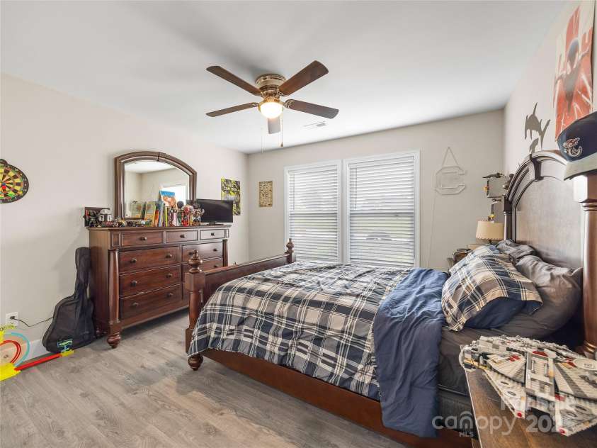 226 Oak Brook Lane, Gaffney, SC 29341.  MLS# CAR4274351, YatesRealty ID 24357. 