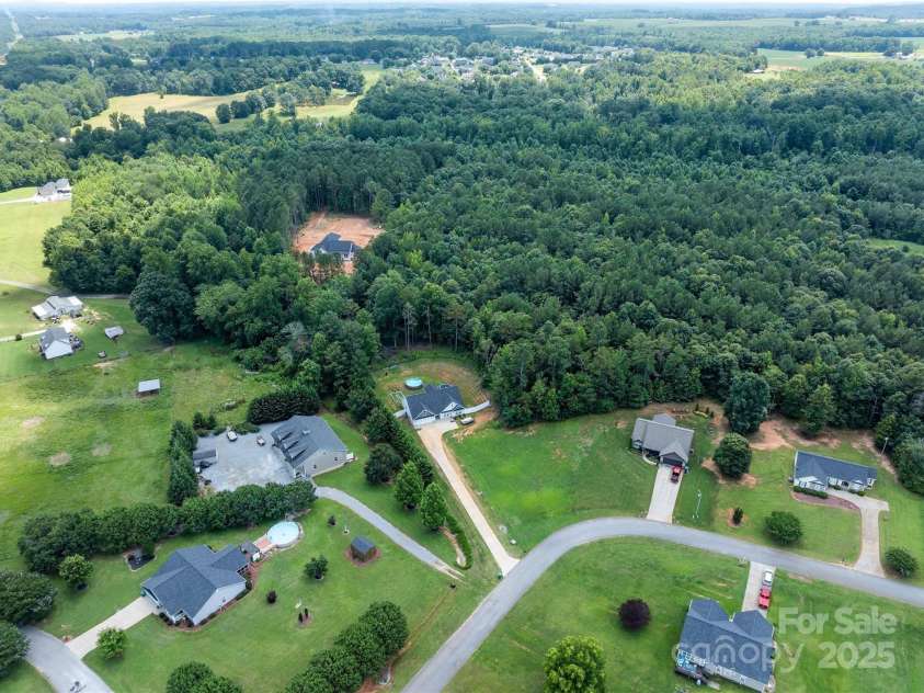 226 Oak Brook Lane, Gaffney, SC 29341.  MLS# CAR4274351, YatesRealty ID 24357. 