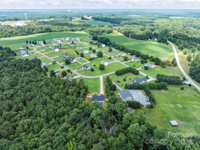 226 Oak Brook Lane, Gaffney, SC 29341.  MLS# CAR4274351, YatesRealty ID 24357. 