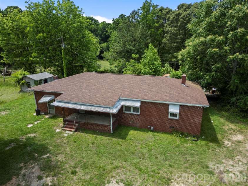 2360 Baton Rouge Road, Chester, SC 29706.  MLS# CAR4384244, YatesRealty ID 24358. 