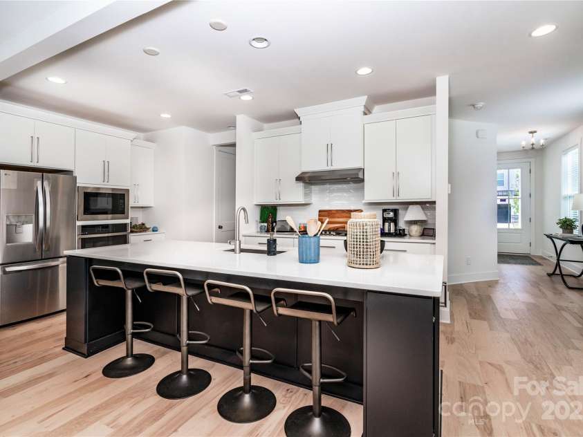 4005 Easton Ridge Lane, Charlotte, NC 28226.  MLS# CAR4260194, YatesRealty ID 24359. 