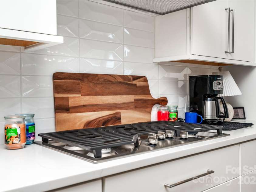 4005 Easton Ridge Lane, Charlotte, NC 28226.  MLS# CAR4260194, YatesRealty ID 24359. 