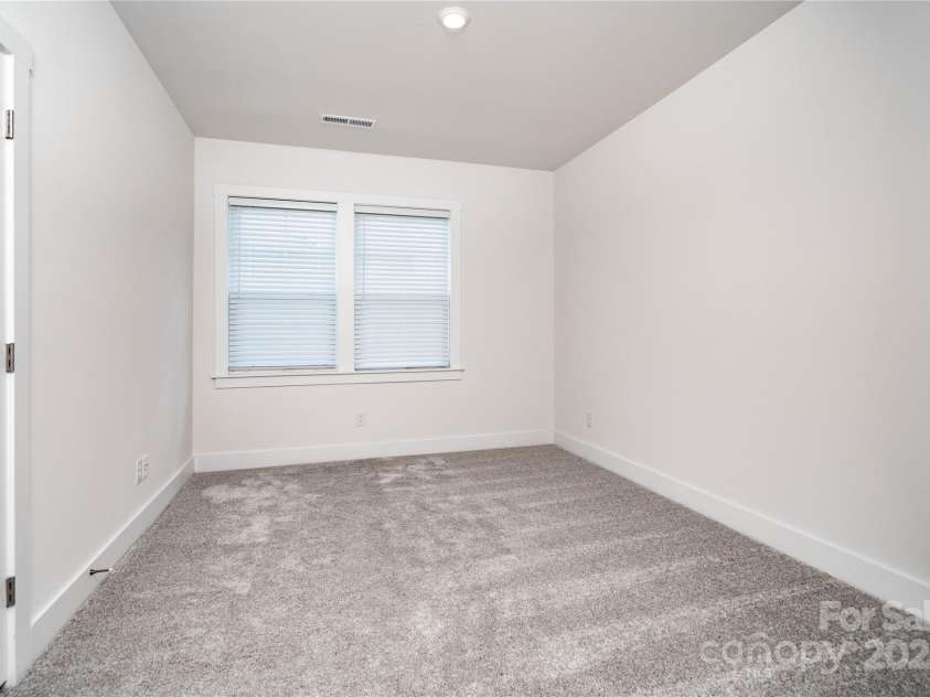 4005 Easton Ridge Lane, Charlotte, NC 28226.  MLS# CAR4260194, YatesRealty ID 24359. 