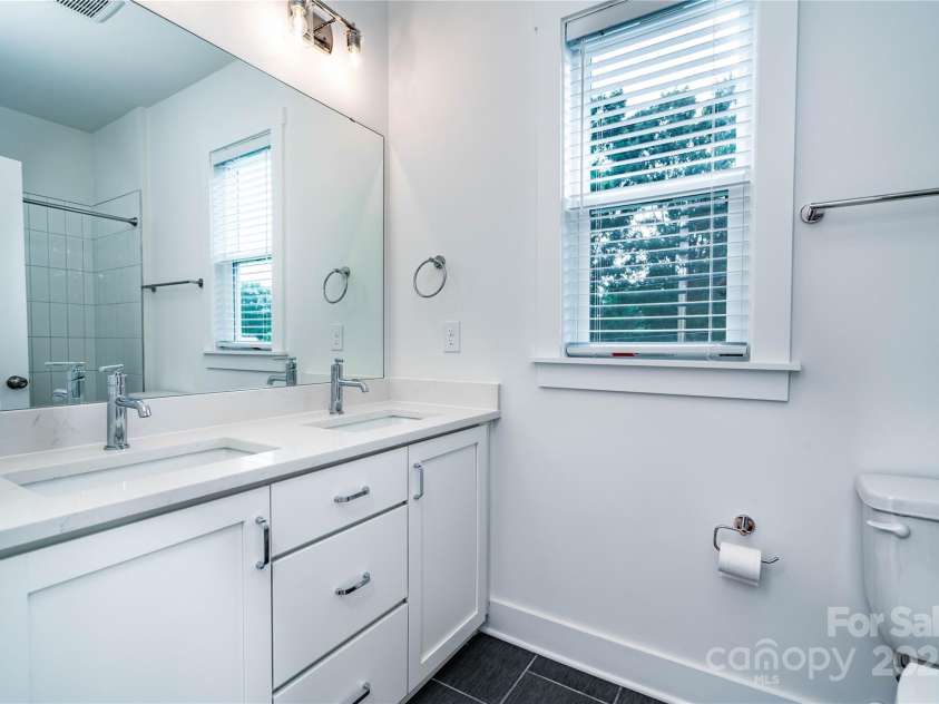 4005 Easton Ridge Lane, Charlotte, NC 28226.  MLS# CAR4260194, YatesRealty ID 24359. 