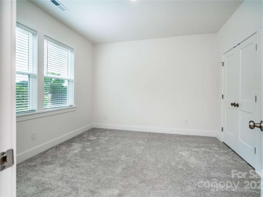 4005 Easton Ridge Lane, Charlotte, NC 28226.  MLS# CAR4260194, YatesRealty ID 24359. 