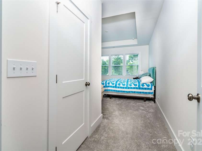 4005 Easton Ridge Lane, Charlotte, NC 28226.  MLS# CAR4260194, YatesRealty ID 24359. 