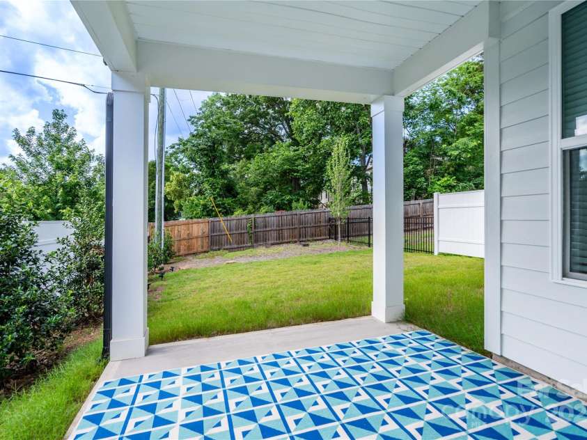 4005 Easton Ridge Lane, Charlotte, NC 28226.  MLS# CAR4260194, YatesRealty ID 24359. 