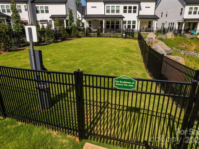 4005 Easton Ridge Lane, Charlotte, NC 28226.  MLS# CAR4260194, YatesRealty ID 24359. 