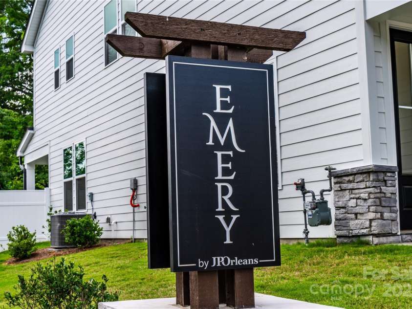 4005 Easton Ridge Lane, Charlotte, NC 28226.  MLS# CAR4260194, YatesRealty ID 24359. 